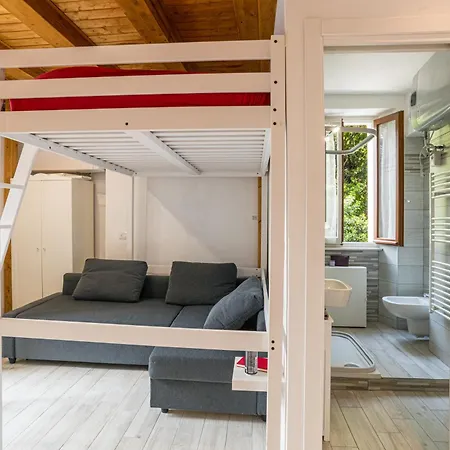 Guesthost - Lovely With Balcony A Few Mt From The Apartament