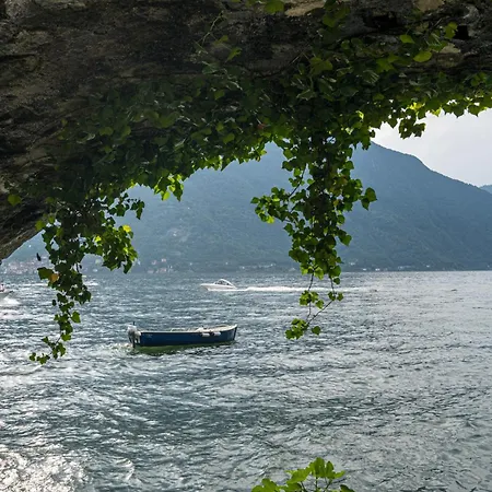 Guesthost - Lovely With Balcony A Few Mt From The Nesso