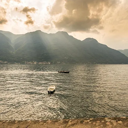 Guesthost - Lovely With Balcony A Few Mt From The * Nesso