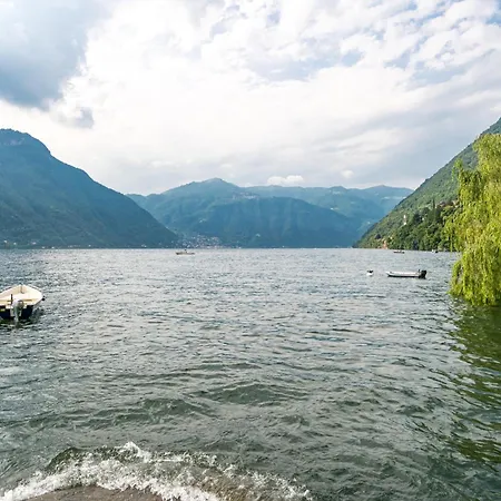 Guesthost - Lovely With Balcony A Few Mt From The Apartament Nesso