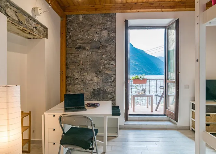 Guesthost - Lovely With Balcony A Few Mt From The Appartement *