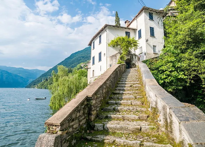 Guesthost - Lovely With Balcony A Few Mt From The *