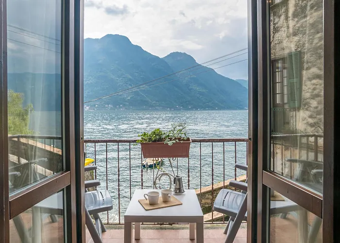 Guesthost - Lovely With Balcony A Few Mt From The Nesso