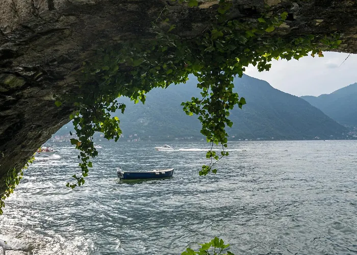 Guesthost - Lovely With Balcony A Few Mt From The Nesso