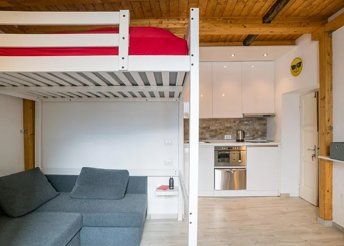 Guesthost - Lovely With Balcony A Few Mt From The Apartment Nesso